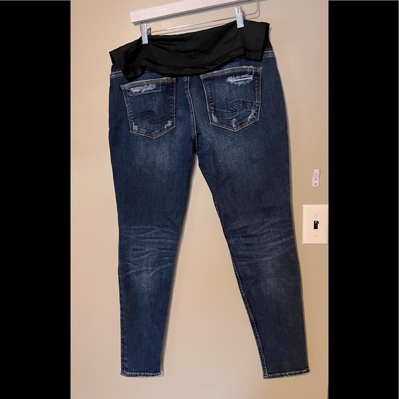 Silver Jeans Suki Skinny Leg Maternity Jeans - Picture 5 of 9